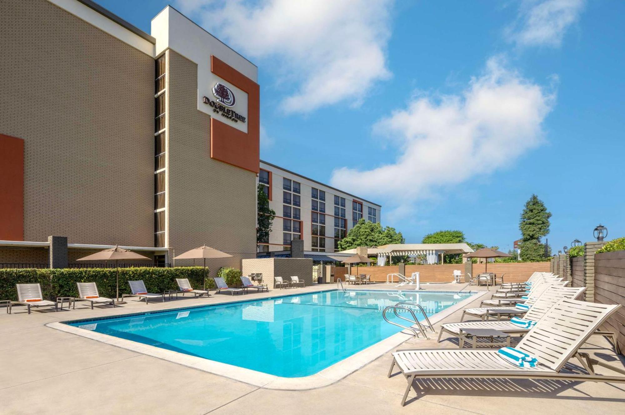Doubletree By Hilton San Bernardino Hotel Exterior foto