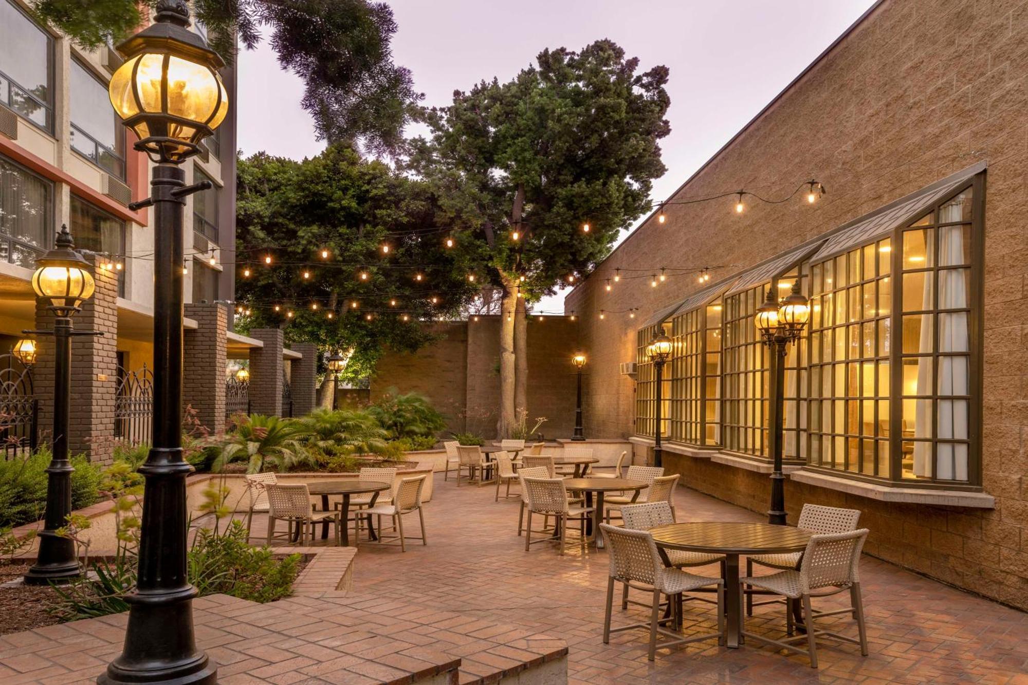 Doubletree By Hilton San Bernardino Hotel Exterior foto