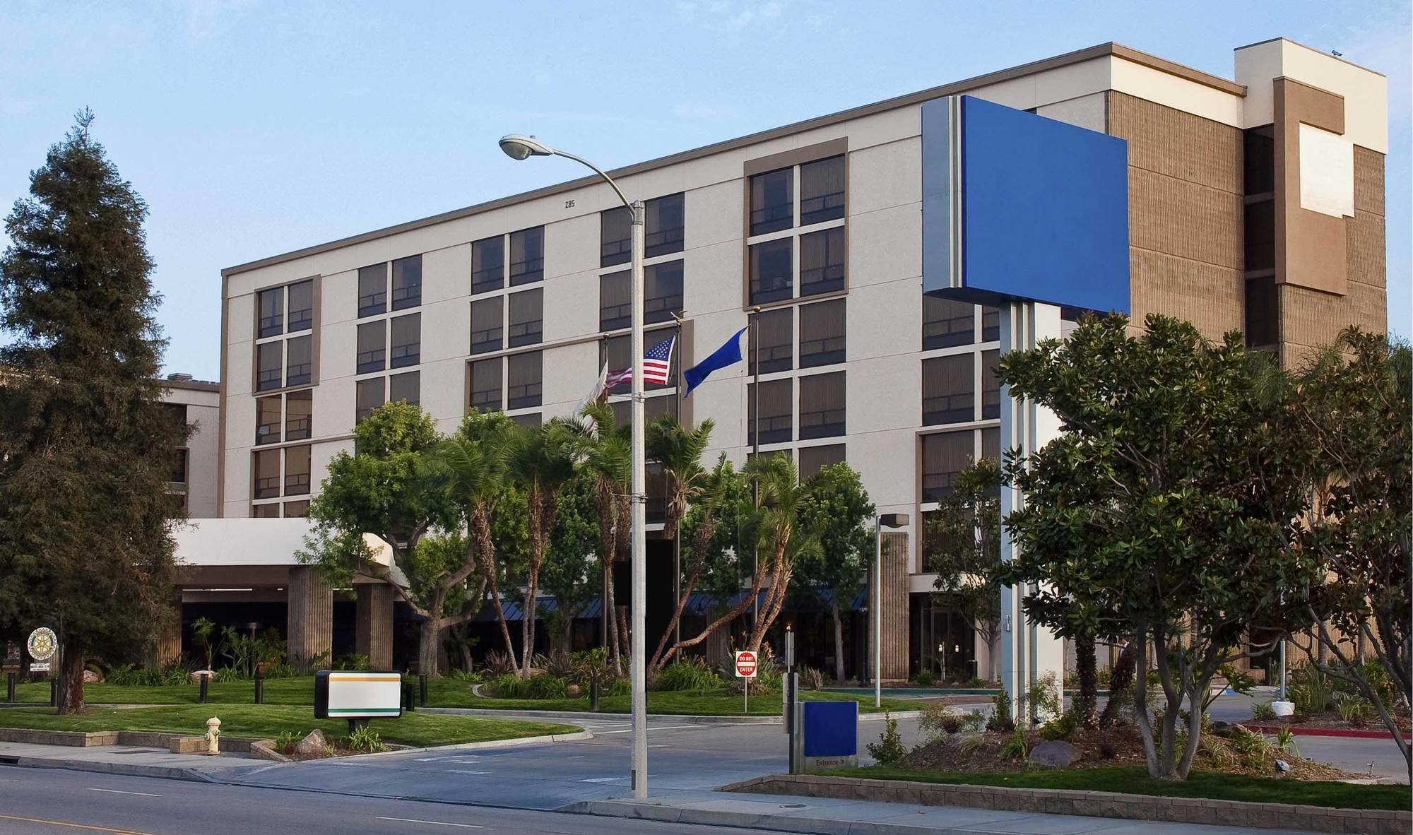 Doubletree By Hilton San Bernardino Hotel Exterior foto